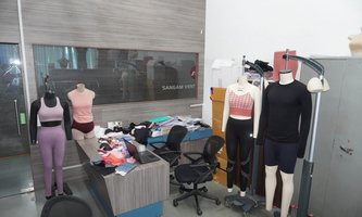 Svl fit room mannequins