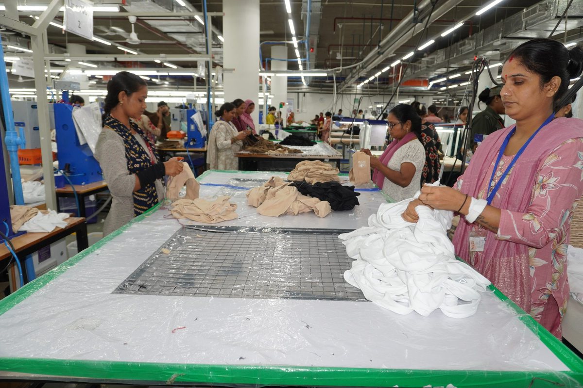Svl garment inspection table